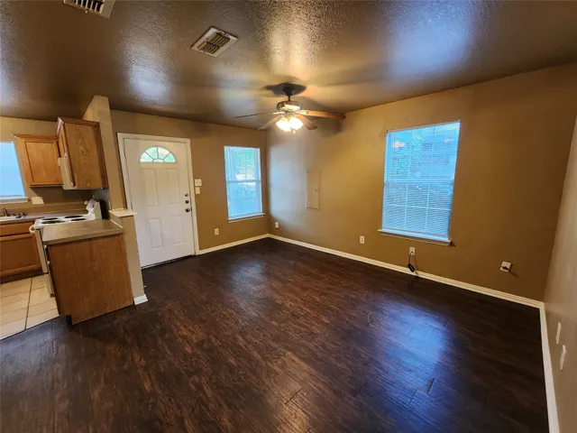 Fort Worth, TX 76111