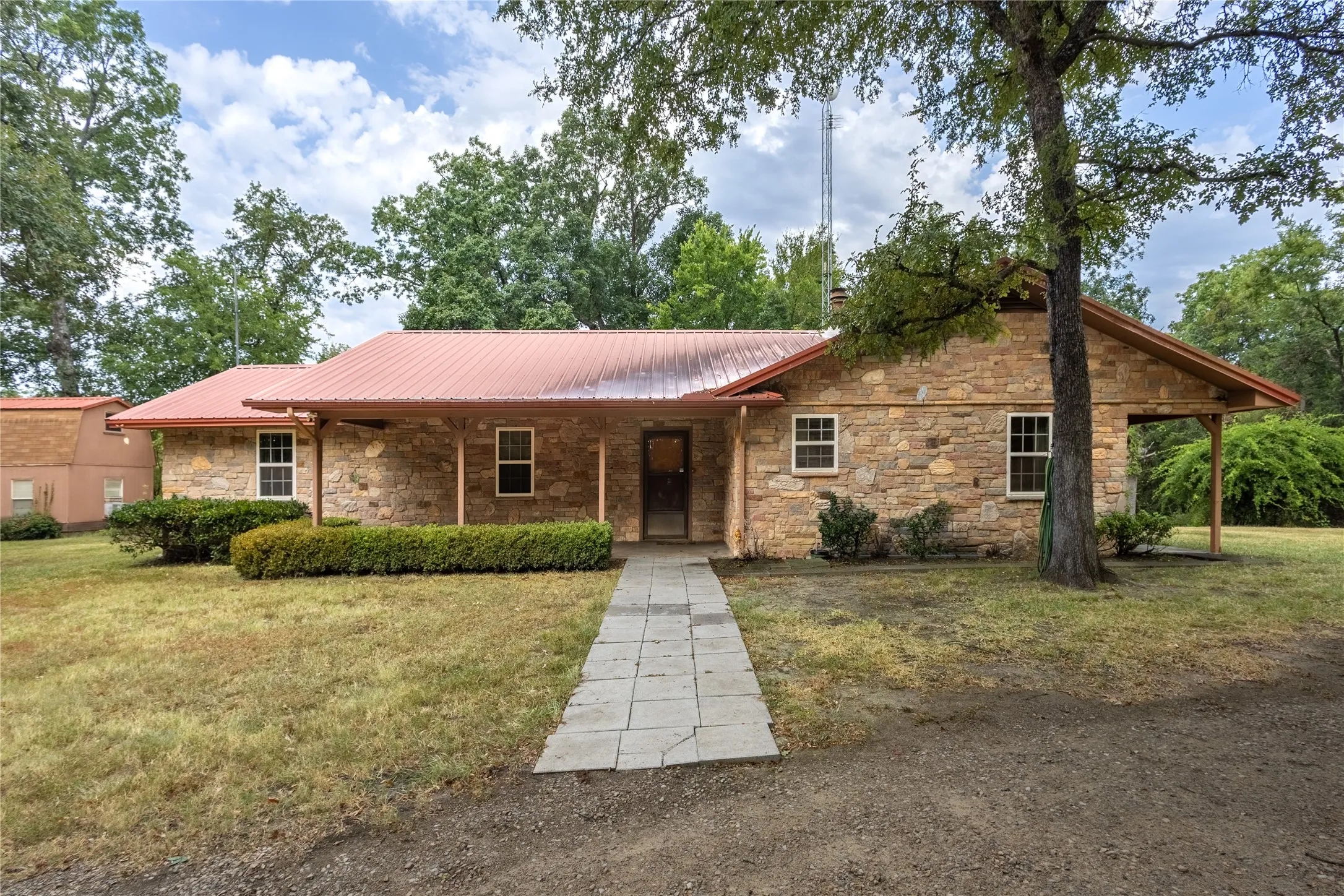Windom, TX 75492