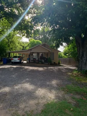 Mineola, TX 75773