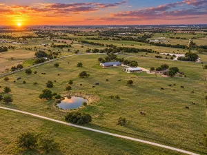 Cleburne, TX 76033