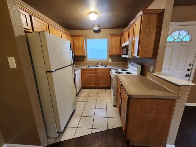 Fort Worth, TX 76111