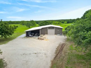 Nocona, TX 76255