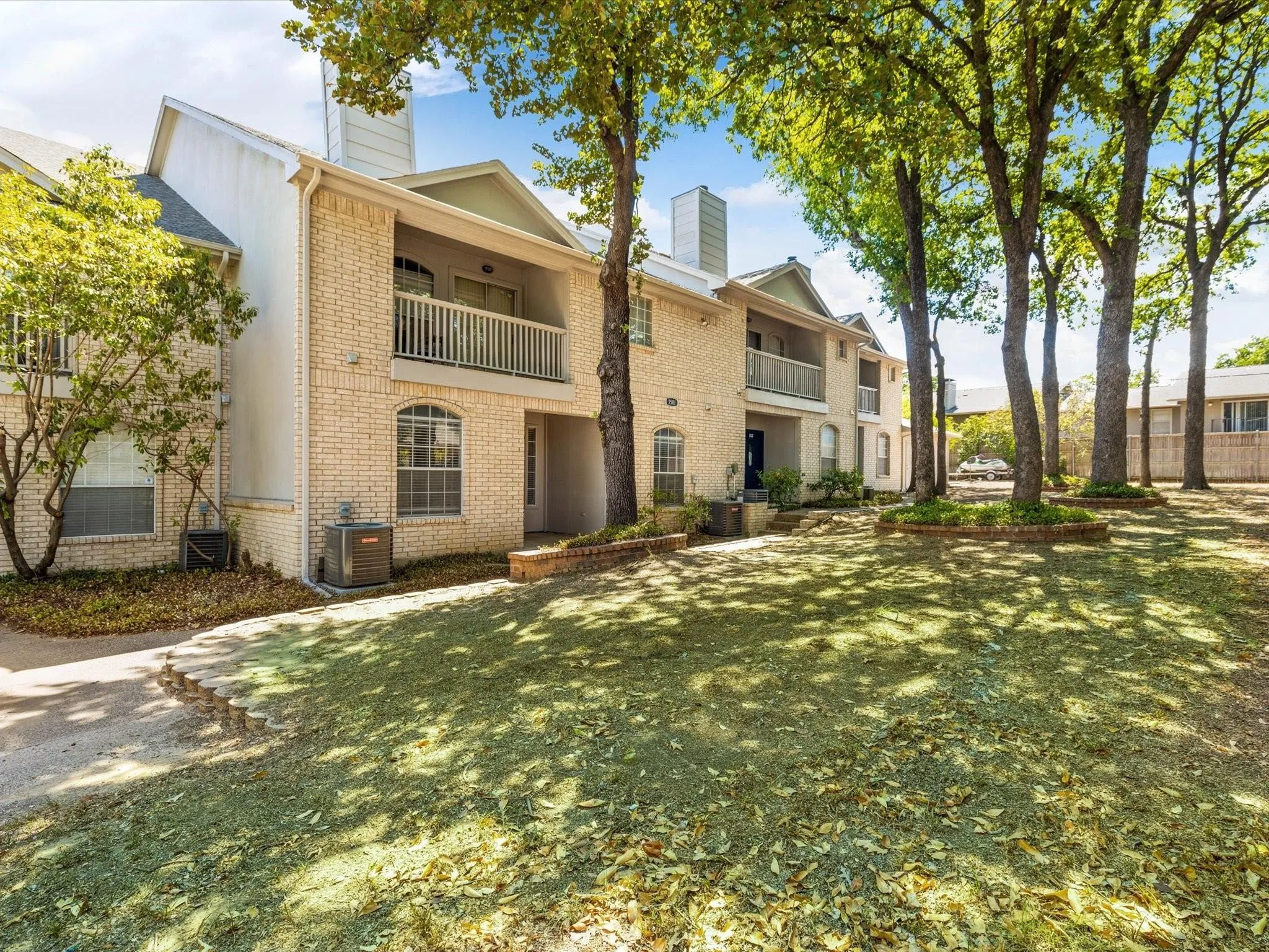 Euless, TX 76039